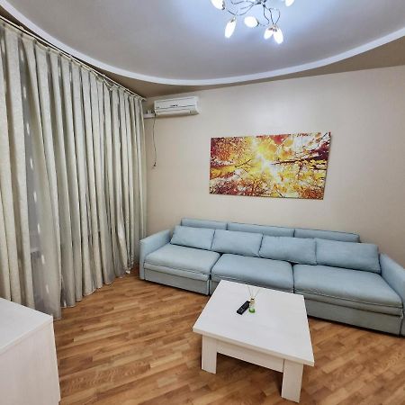 Stefan Cel Mare Apartment With 2 Rooms In The Heart Of Chişinău Extérieur photo