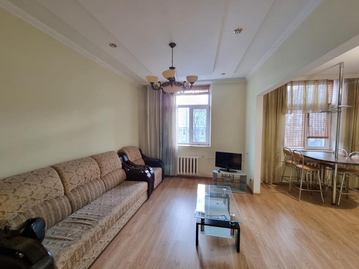 Stefan Cel Mare Apartment With 2 Rooms In The Heart Of Chişinău Extérieur photo