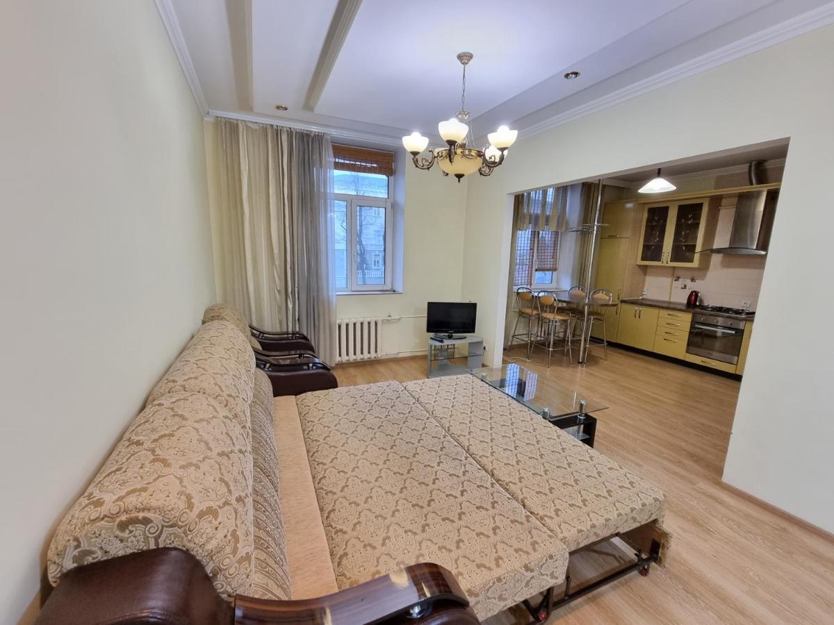 Stefan Cel Mare Apartment With 2 Rooms In The Heart Of Chişinău Extérieur photo