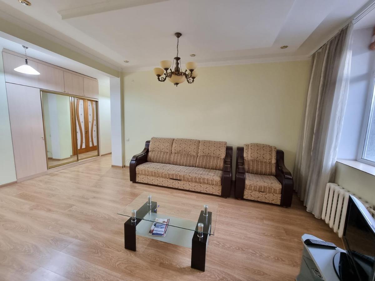 Stefan Cel Mare Apartment With 2 Rooms In The Heart Of Chişinău Extérieur photo