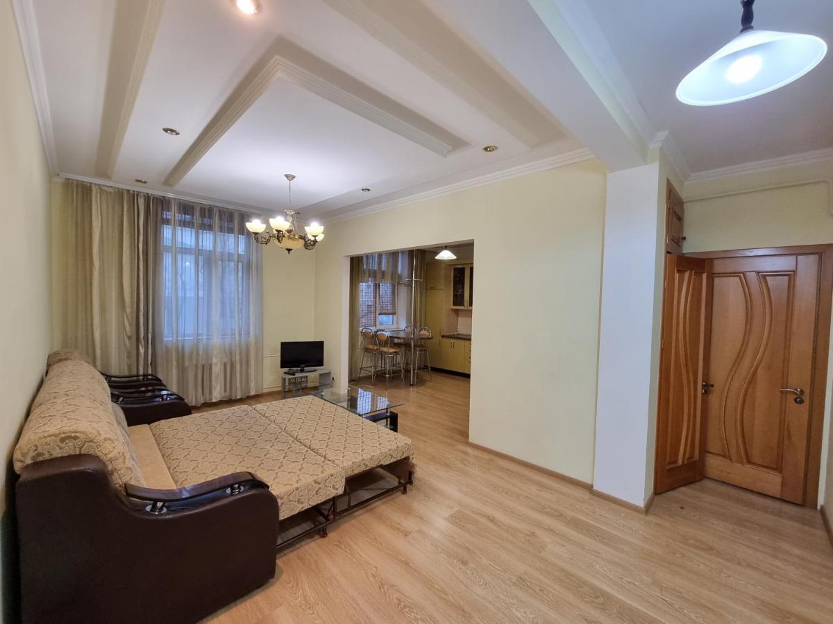 Stefan Cel Mare Apartment With 2 Rooms In The Heart Of Chişinău Extérieur photo