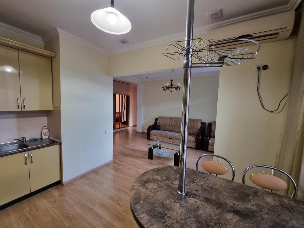 Stefan Cel Mare Apartment With 2 Rooms In The Heart Of Chişinău Extérieur photo