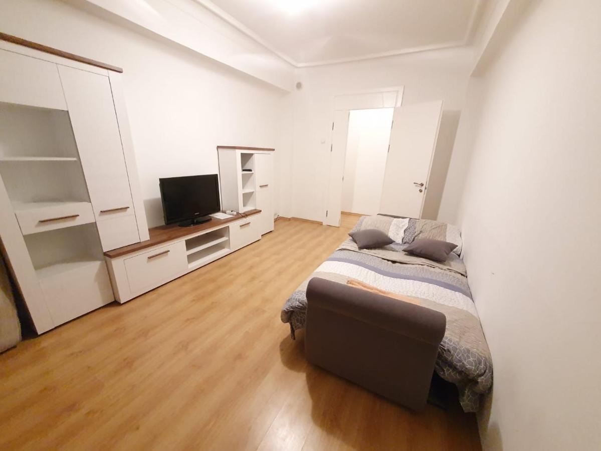 Stefan Cel Mare Apartment With 2 Rooms In The Heart Of Chişinău Extérieur photo