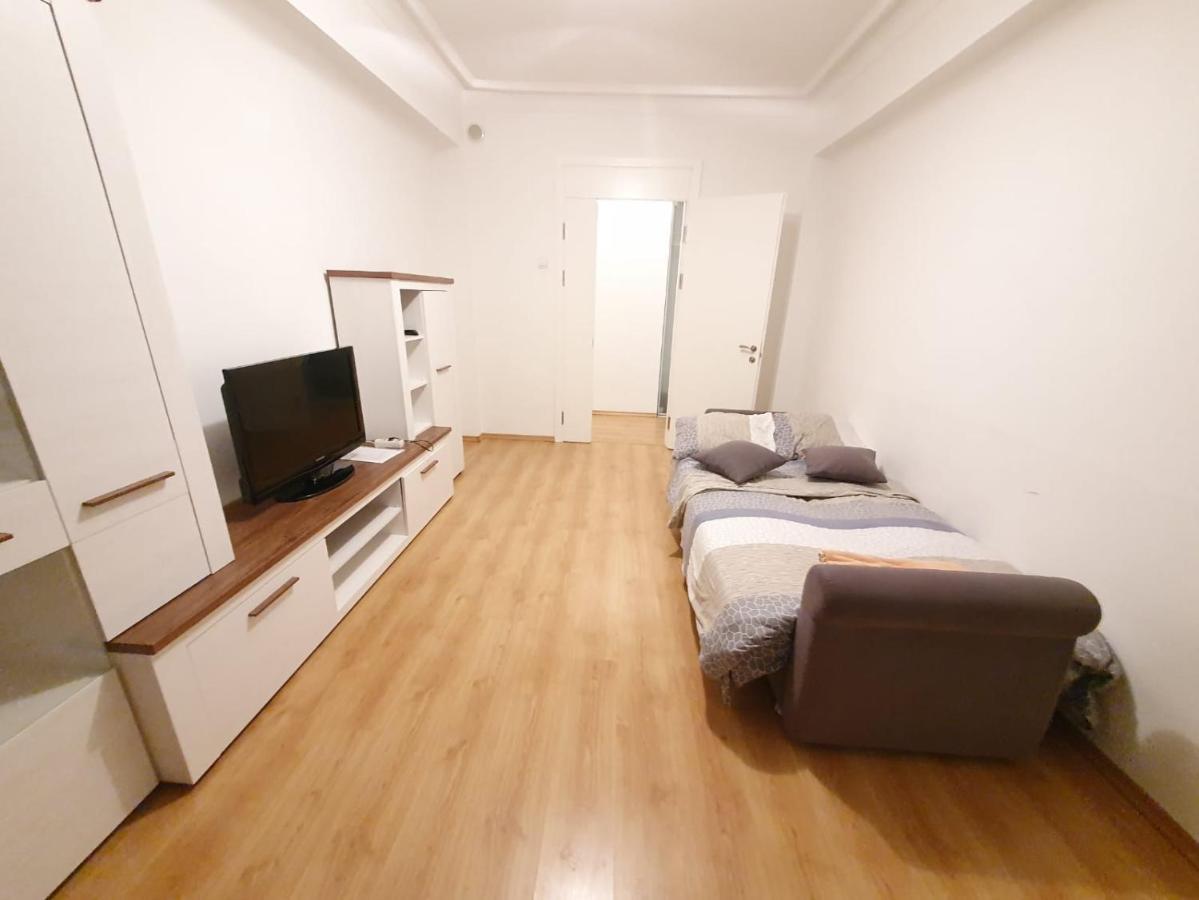 Stefan Cel Mare Apartment With 2 Rooms In The Heart Of Chişinău Extérieur photo