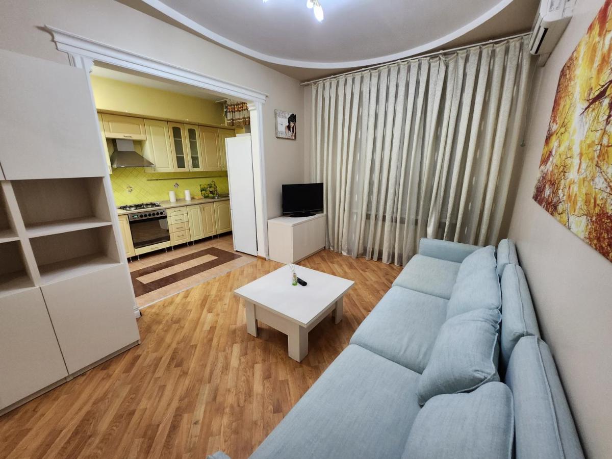 Stefan Cel Mare Apartment With 2 Rooms In The Heart Of Chişinău Extérieur photo