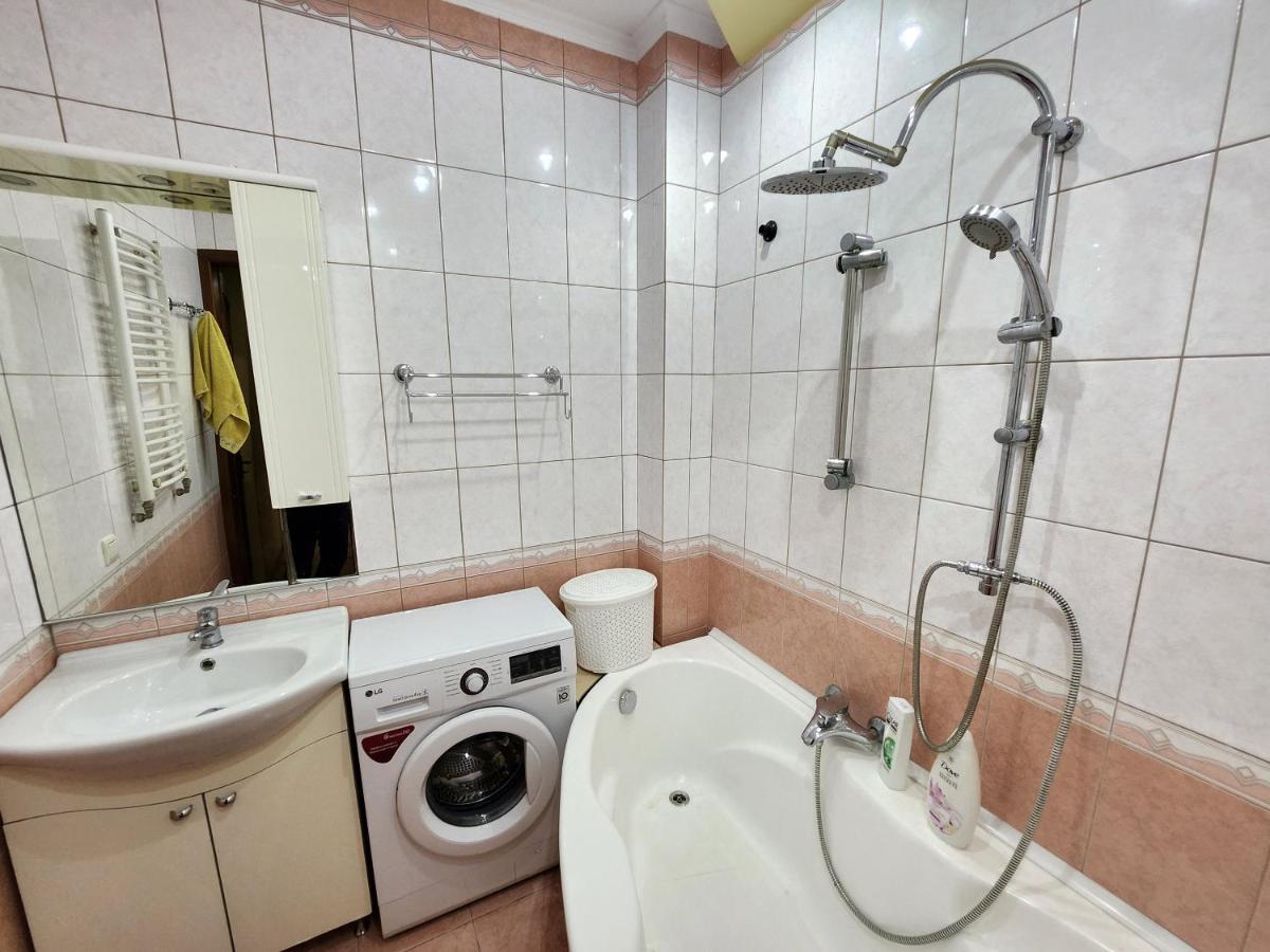 Stefan Cel Mare Apartment With 2 Rooms In The Heart Of Chişinău Extérieur photo