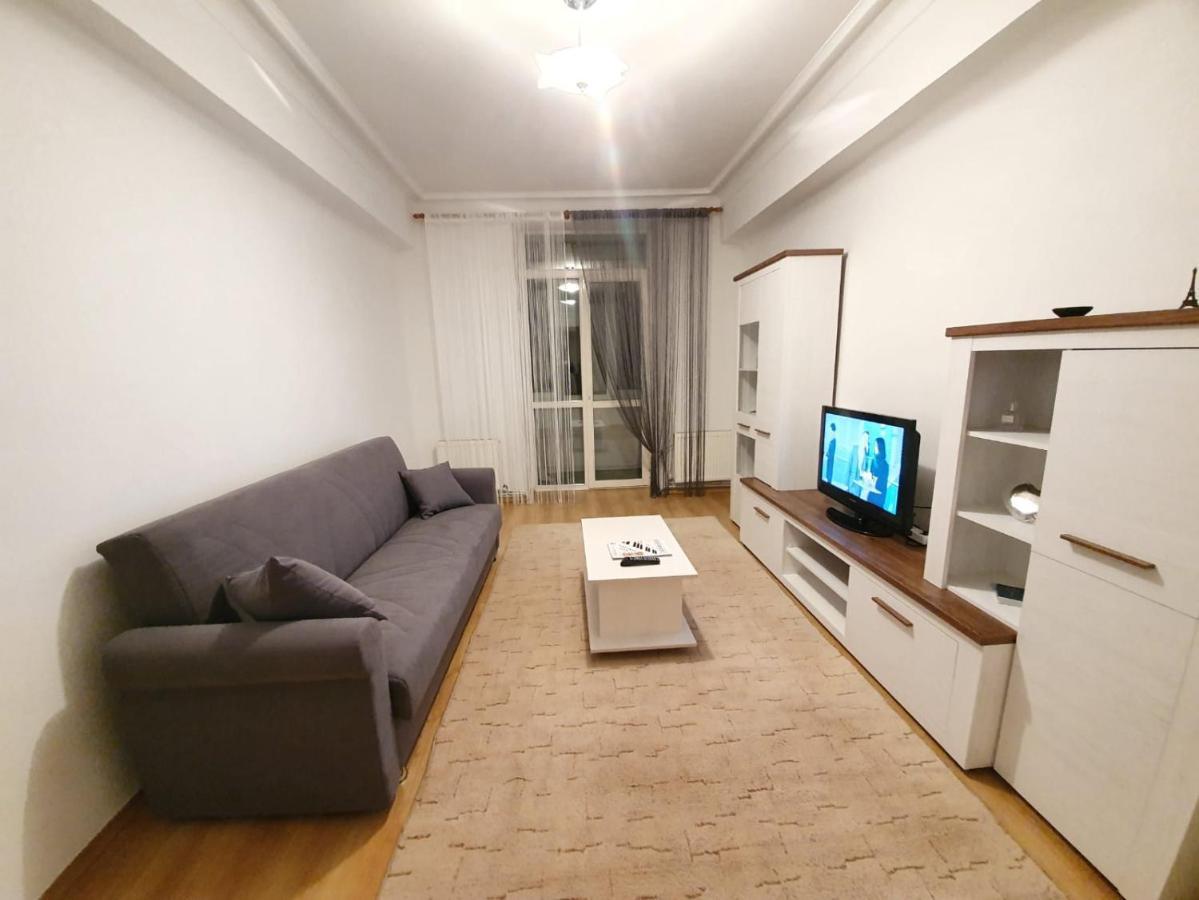 Stefan Cel Mare Apartment With 2 Rooms In The Heart Of Chişinău Extérieur photo