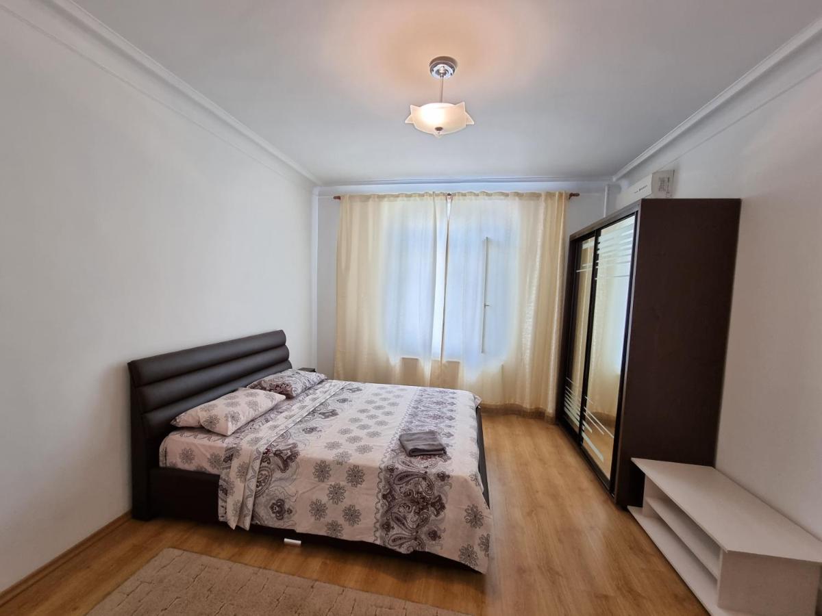 Stefan Cel Mare Apartment With 2 Rooms In The Heart Of Chişinău Extérieur photo